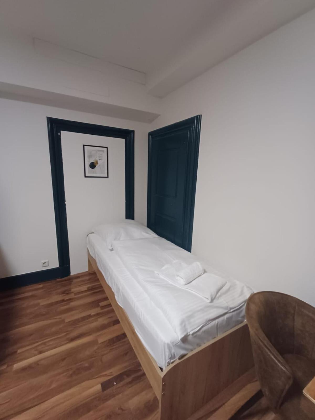 Crown Living Villa Blumenau Studios, Smarttv, Parkplatz ลุสเตอเนา ภายนอก รูปภาพ