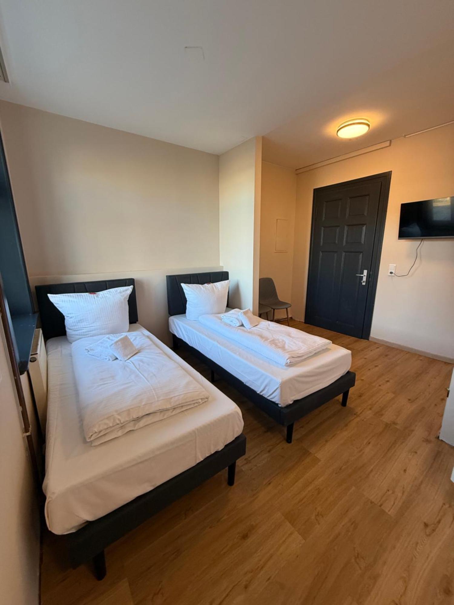 Crown Living Villa Blumenau Studios, Smarttv, Parkplatz ลุสเตอเนา ภายนอก รูปภาพ