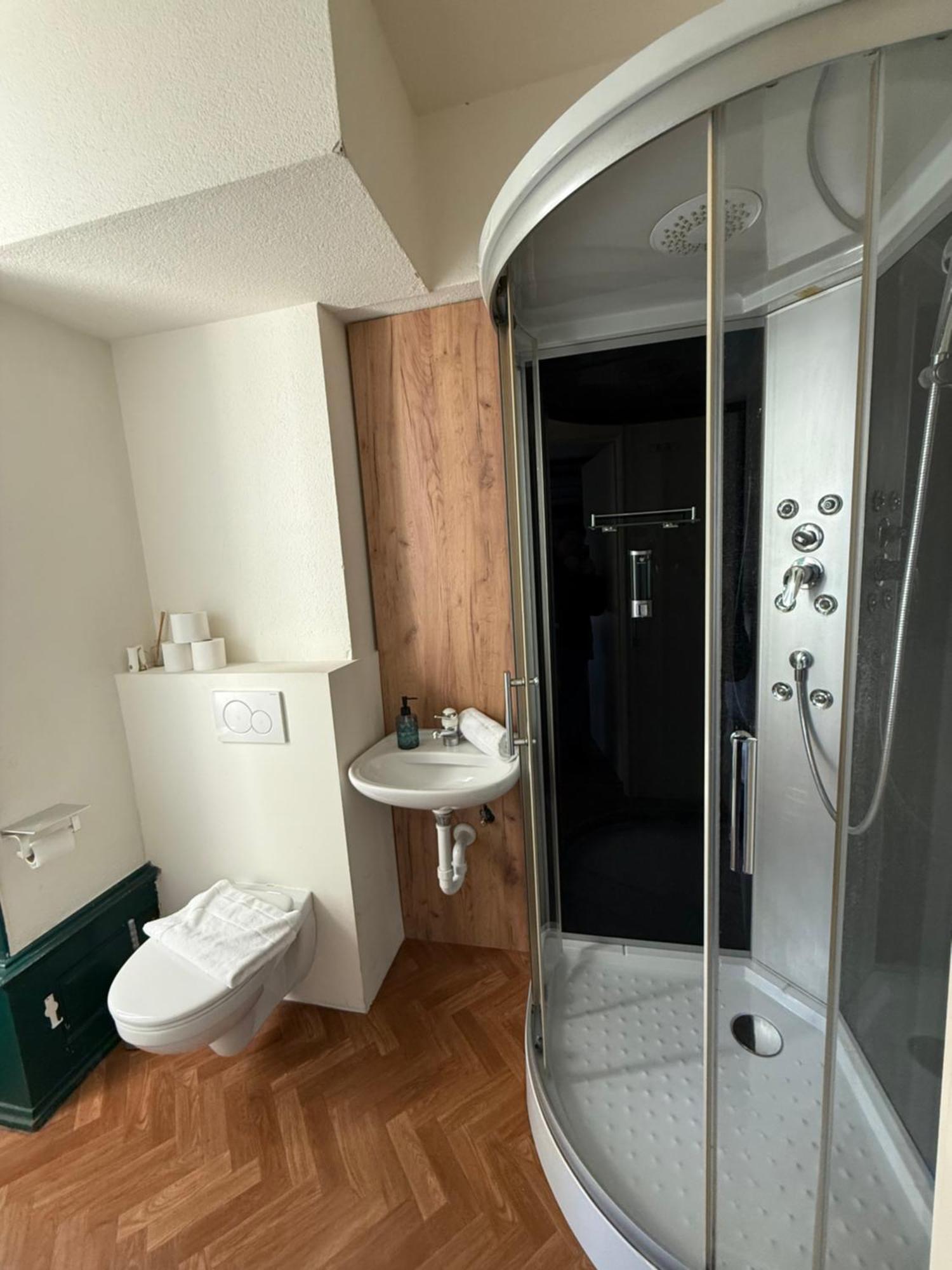 Crown Living Villa Blumenau Studios, Smarttv, Parkplatz ลุสเตอเนา ภายนอก รูปภาพ