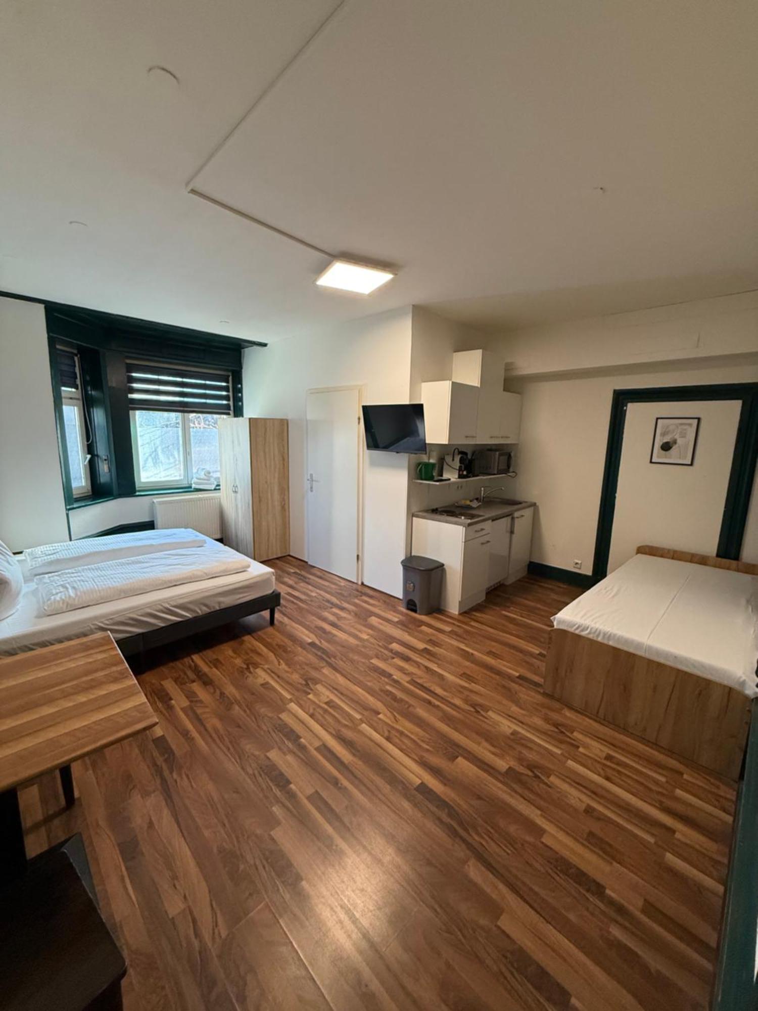 Crown Living Villa Blumenau Studios, Smarttv, Parkplatz ลุสเตอเนา ภายนอก รูปภาพ