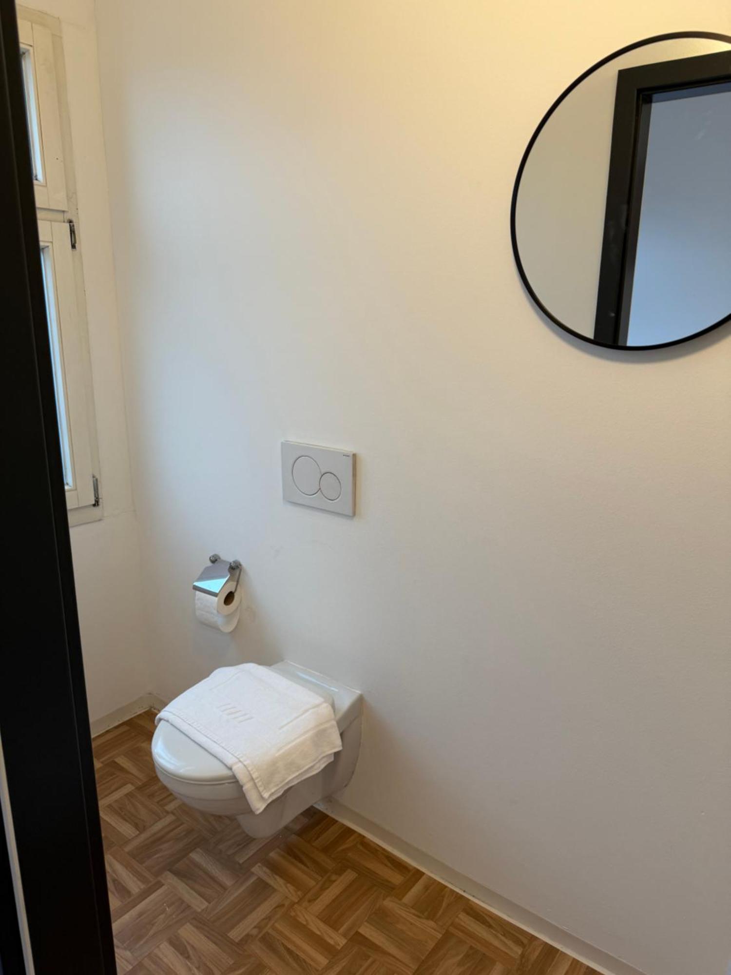 Crown Living Villa Blumenau Studios, Smarttv, Parkplatz ลุสเตอเนา ภายนอก รูปภาพ