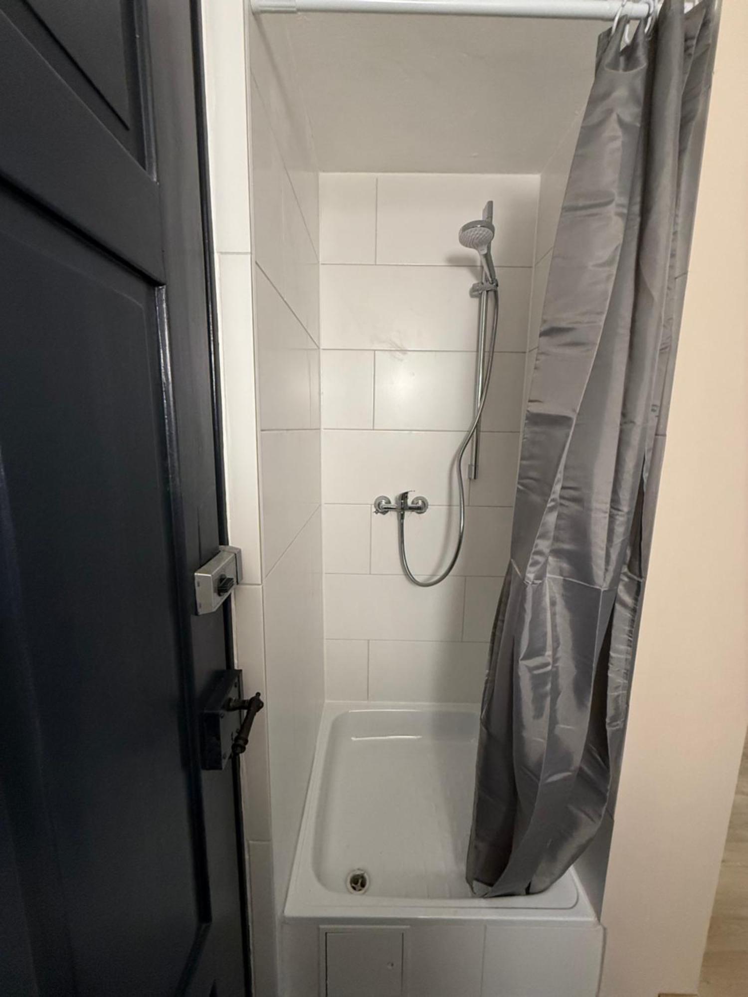 Crown Living Villa Blumenau Studios, Smarttv, Parkplatz ลุสเตอเนา ภายนอก รูปภาพ