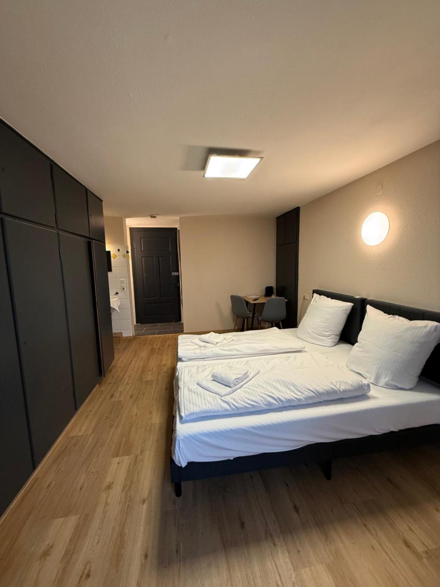 Crown Living Villa Blumenau Studios, Smarttv, Parkplatz ลุสเตอเนา ภายนอก รูปภาพ