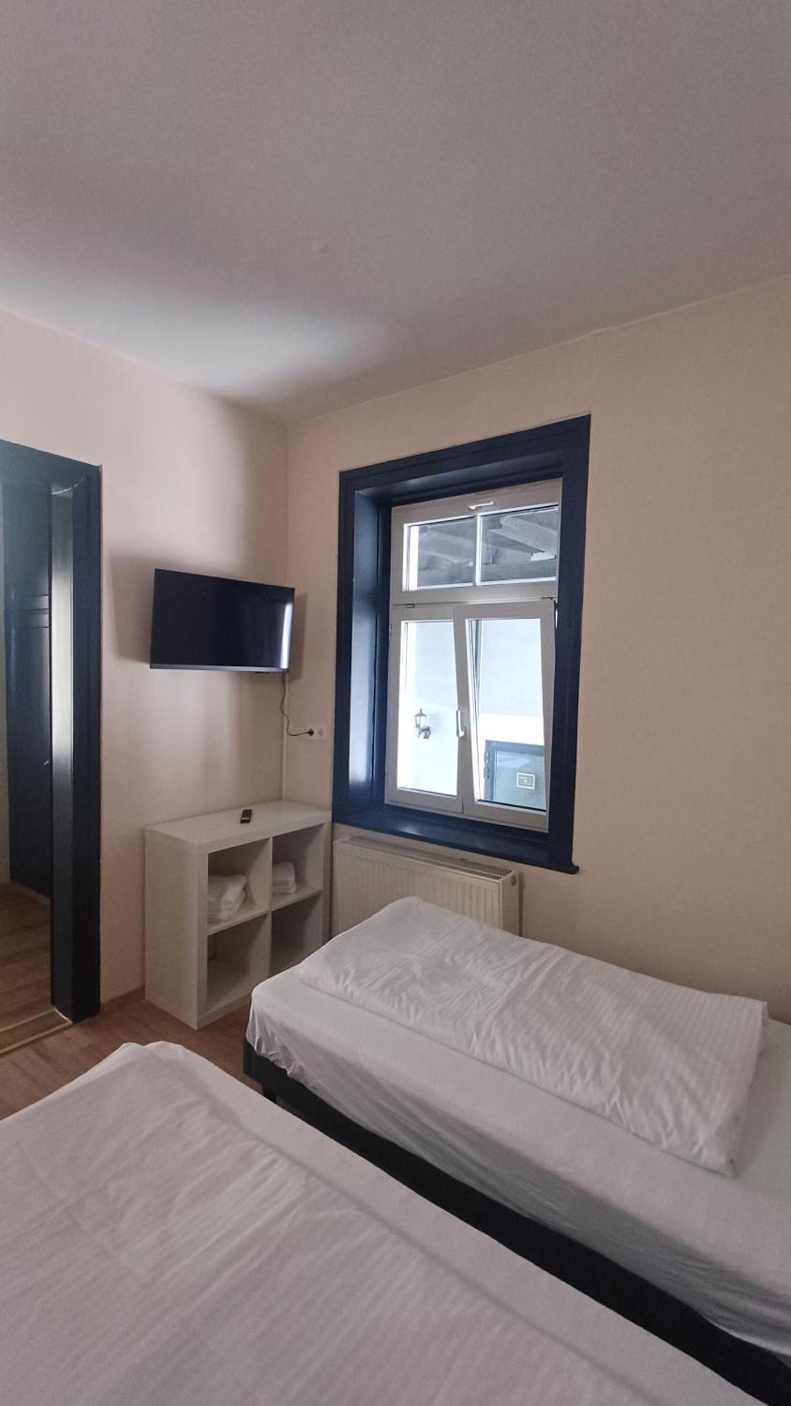 Crown Living Villa Blumenau Studios, Smarttv, Parkplatz ลุสเตอเนา ห้อง รูปภาพ