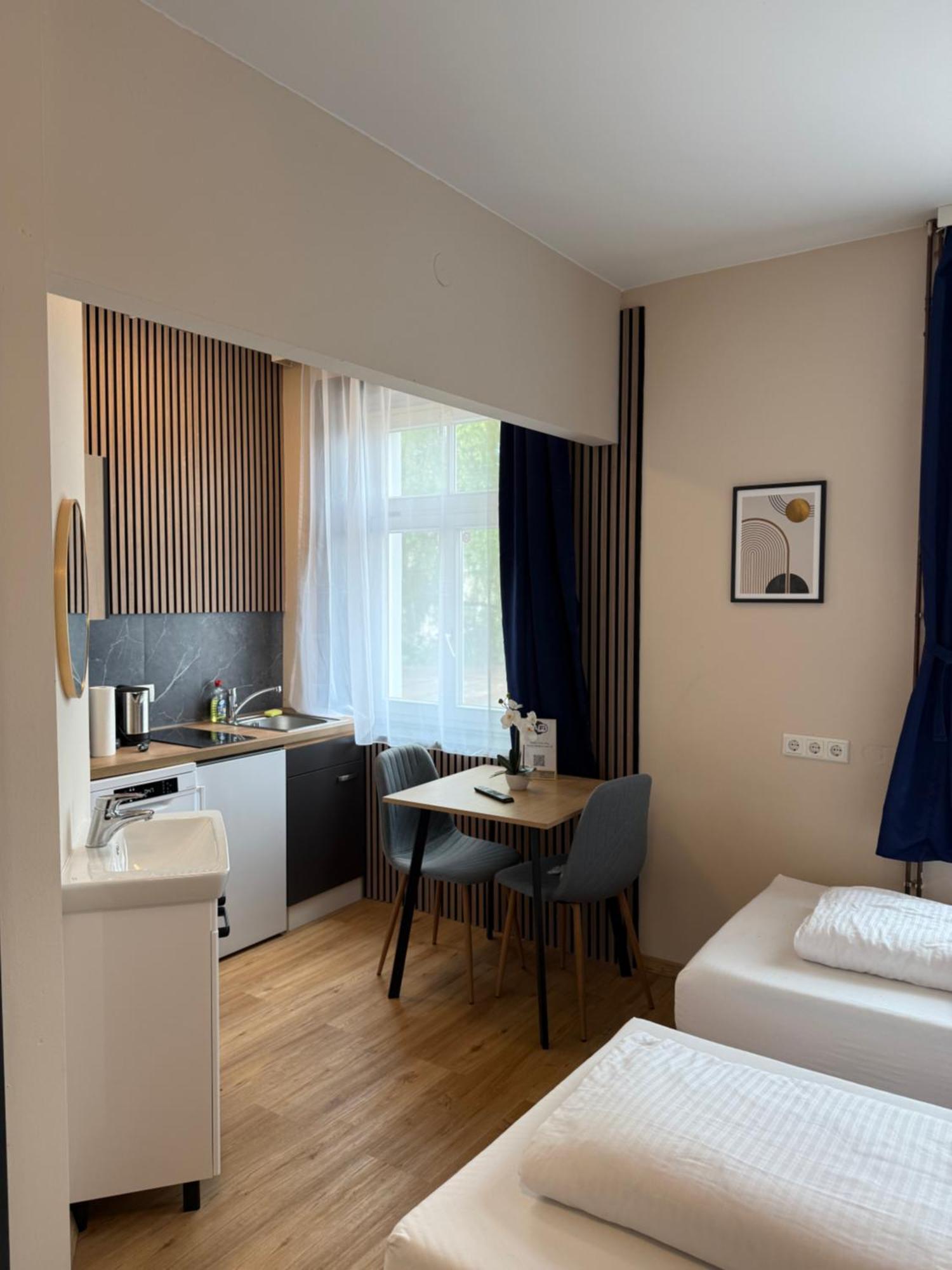 Crown Living Villa Blumenau Studios, Smarttv, Parkplatz ลุสเตอเนา ภายนอก รูปภาพ