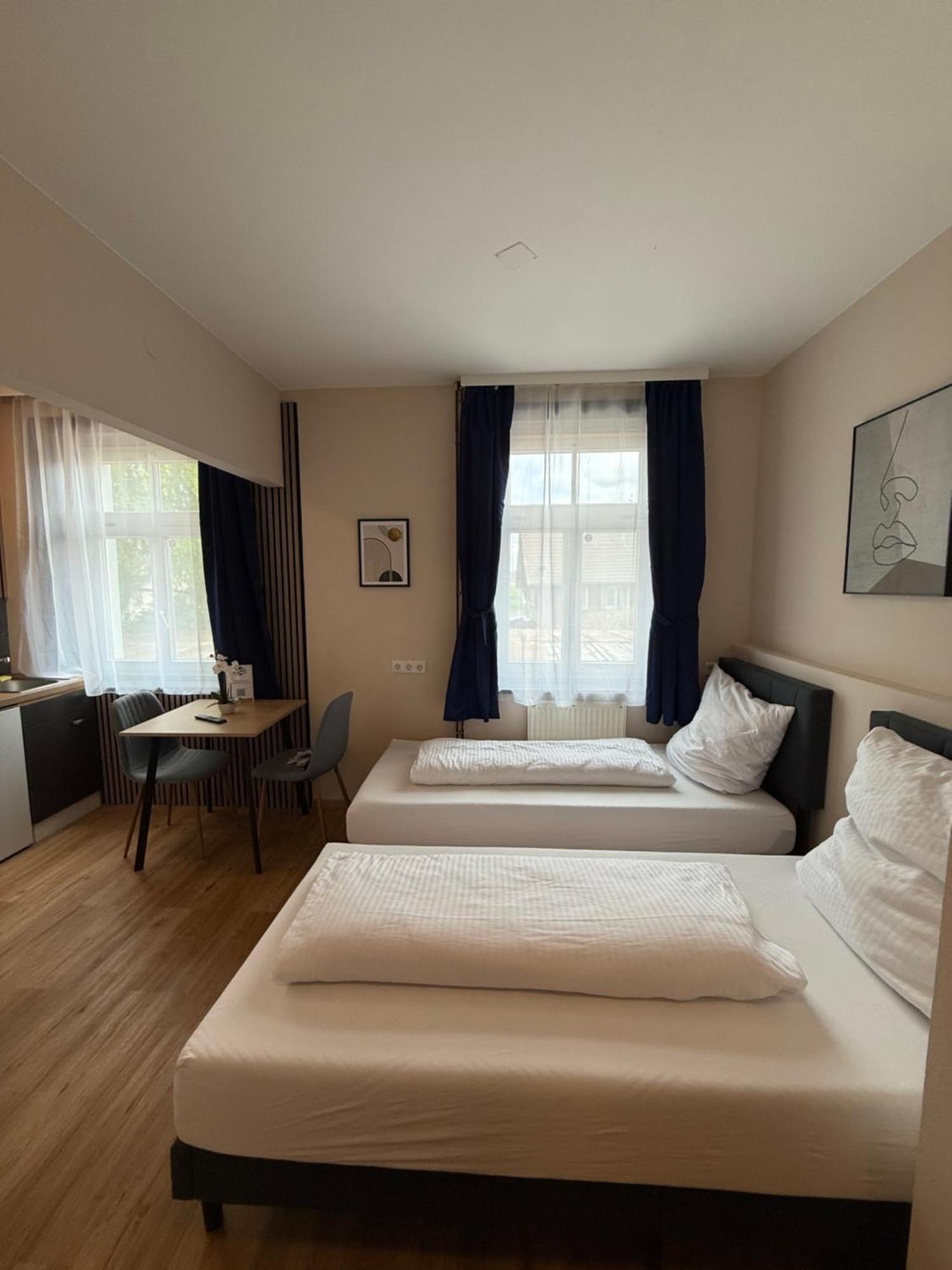 Crown Living Villa Blumenau Studios, Smarttv, Parkplatz ลุสเตอเนา ภายนอก รูปภาพ
