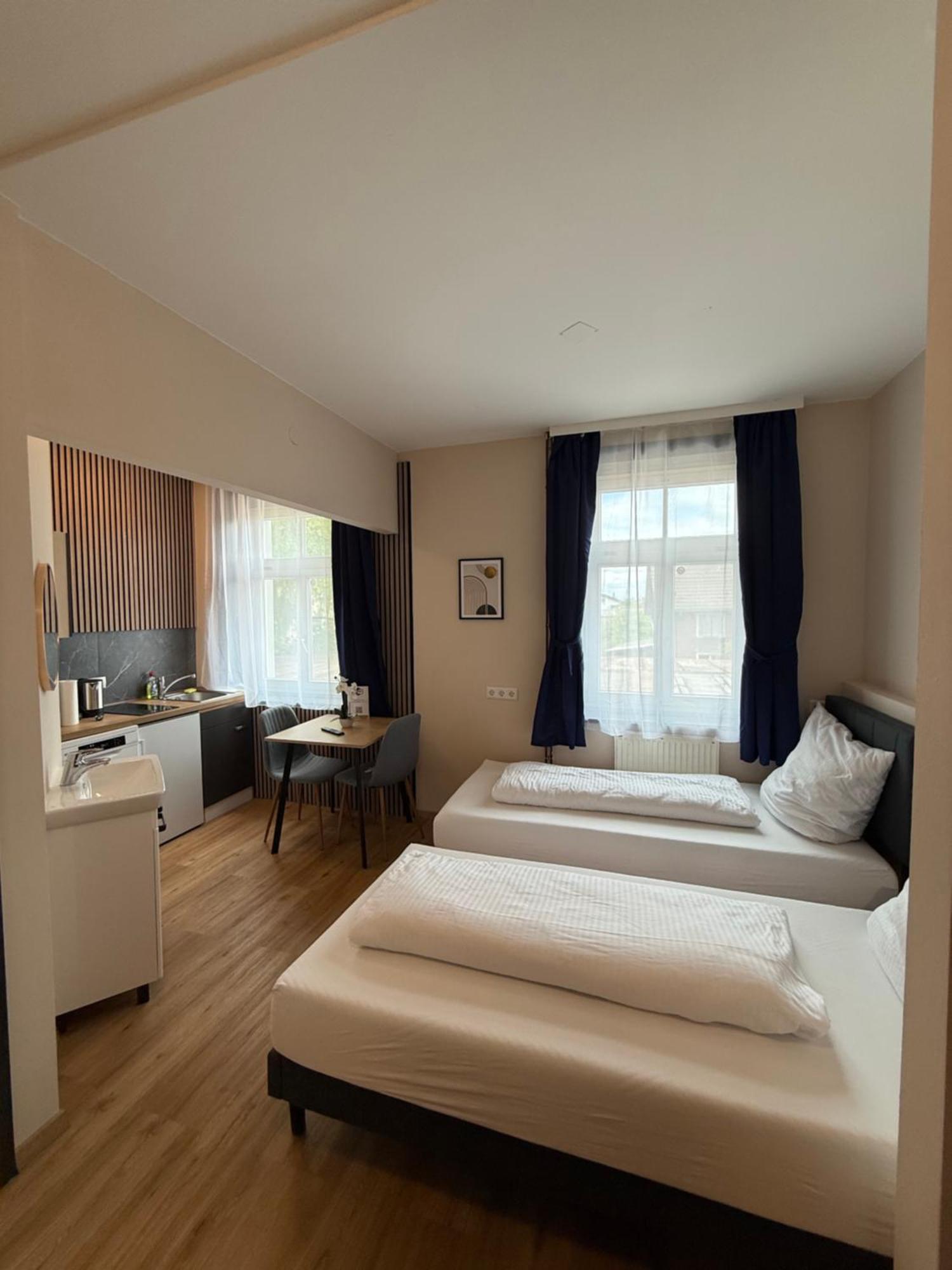 Crown Living Villa Blumenau Studios, Smarttv, Parkplatz ลุสเตอเนา ภายนอก รูปภาพ